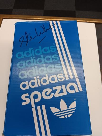 - Adidas Spezial